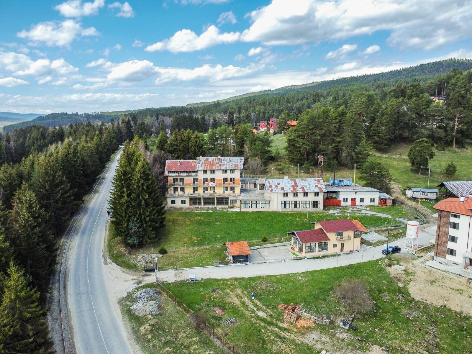 1q174256144382004_5n