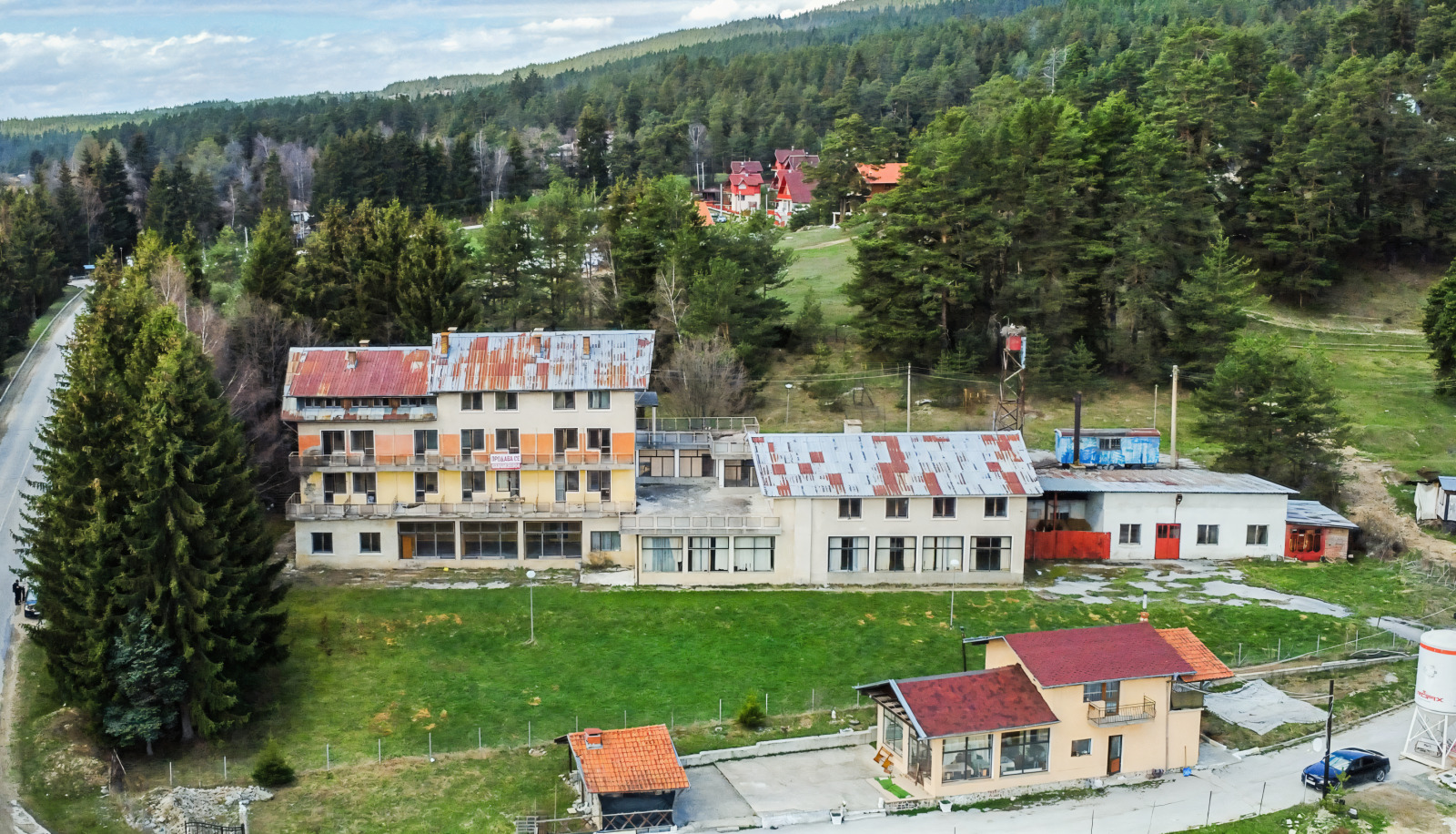 1q174256144382004_gE